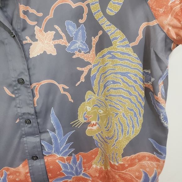 UO BDG Asher Satin Printed Souvenir Shirt NWT XL Boho Tiger Button Down Casual - Picture 13 of 13